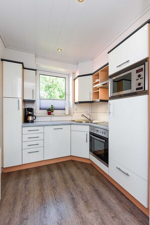 Køleskab, mikrobølgeovn, ovn, opvaskemaskine