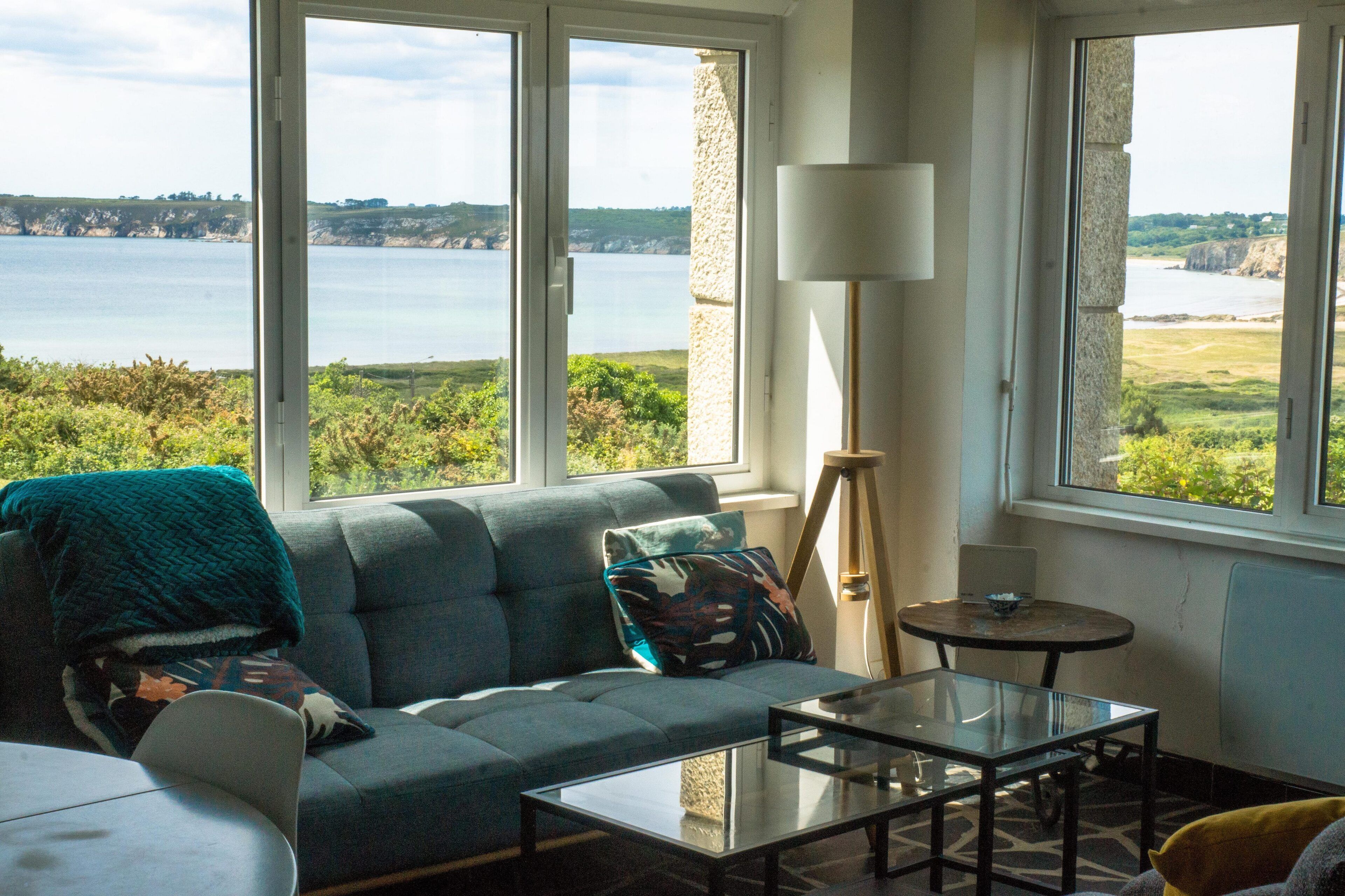 Bøker og stereoanlegg