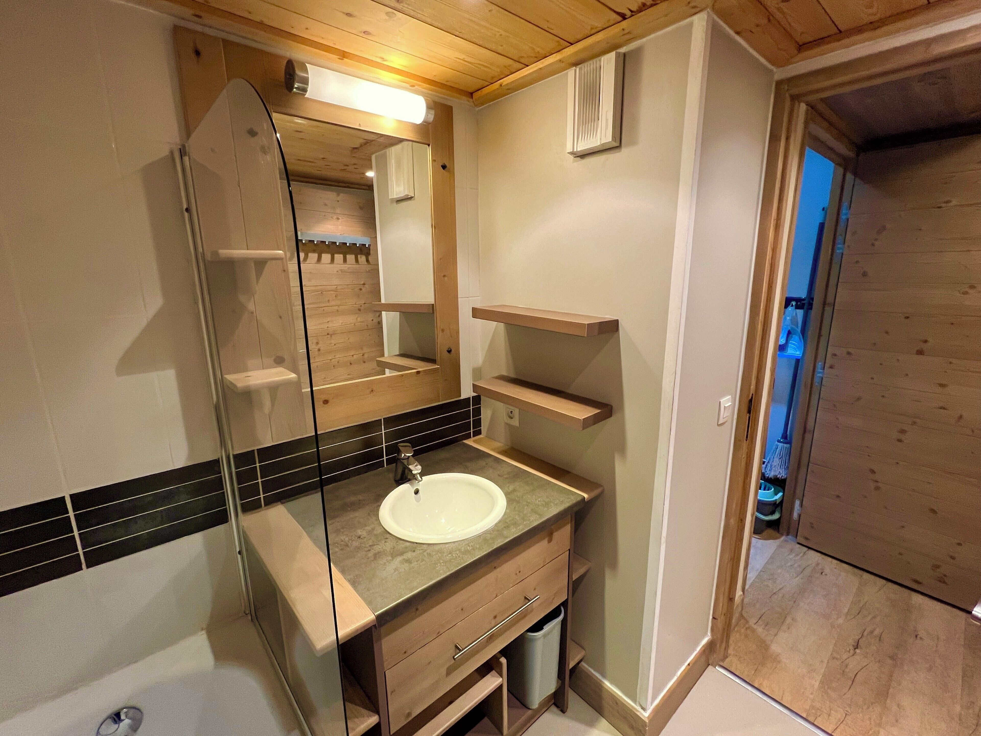 Badewanne, Haartrockner