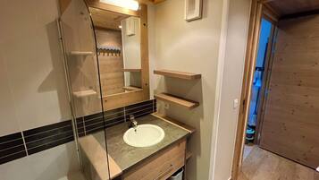 Badewanne, Haartrockner