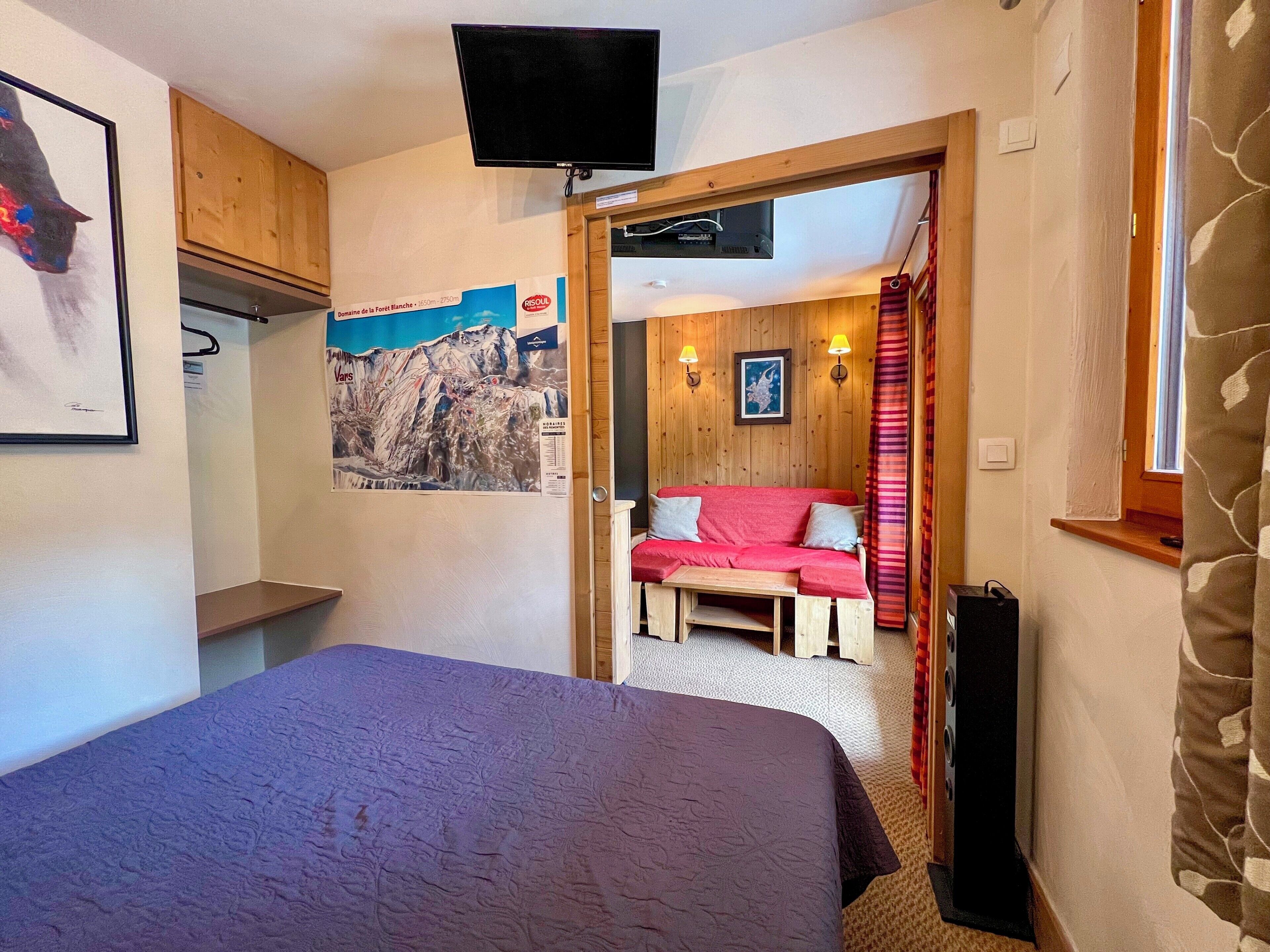 1 bedroom, iron/ironing board, travel cot, WiFi