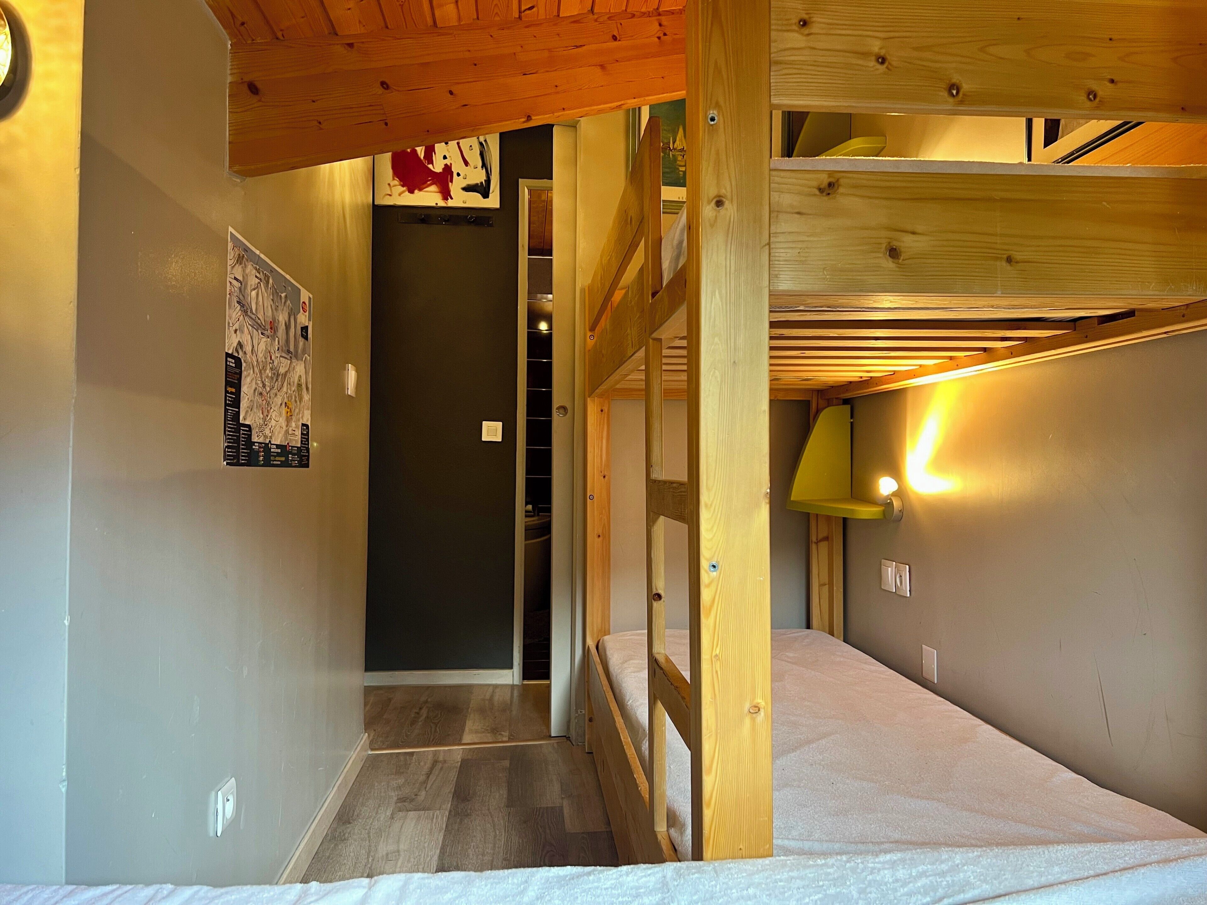 4 slaapkamers, reisbedje, wifi