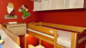 4 dormitorios, cuna de viaje, wifi