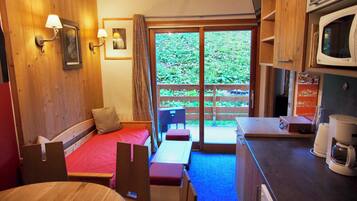 1 makuuhuone, silitysrauta/-lauta, vauvan matkasänky, Wi-Fi