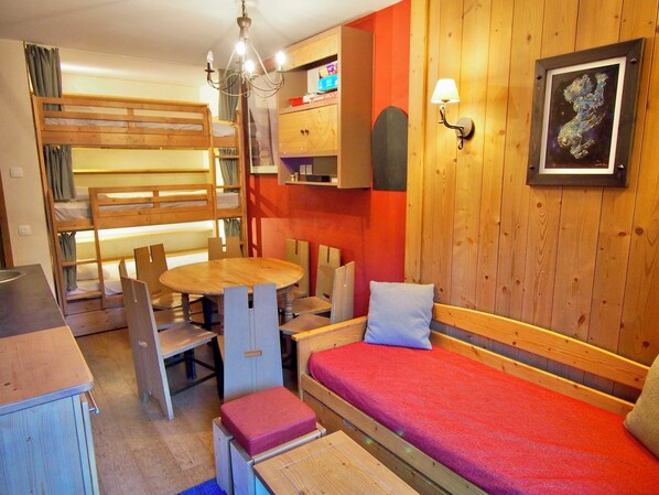 1 bedroom, iron/ironing board, travel crib, WiFi