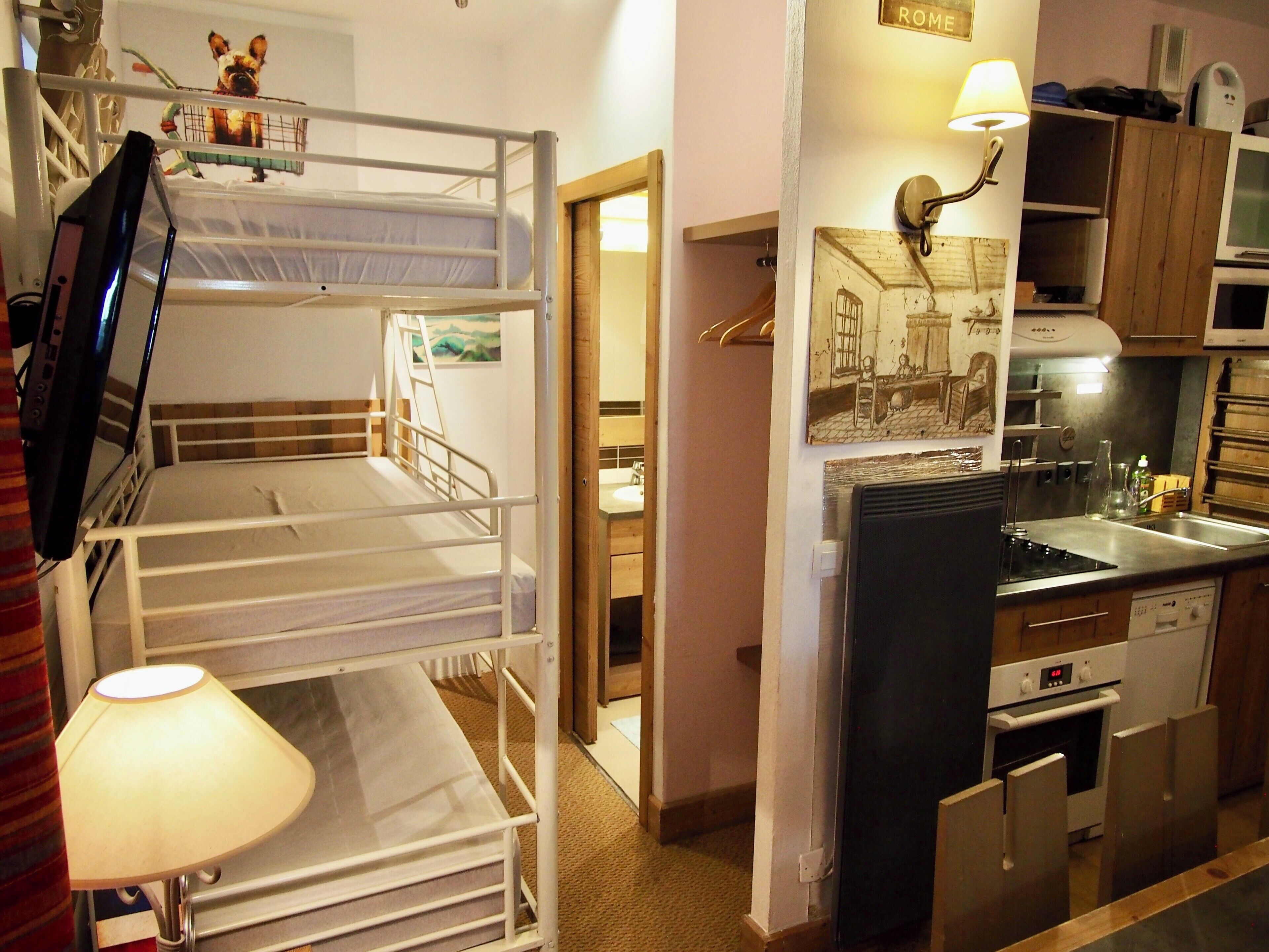 2 多间卧室、熨斗/熨衣板、旅行婴儿床、WiFi