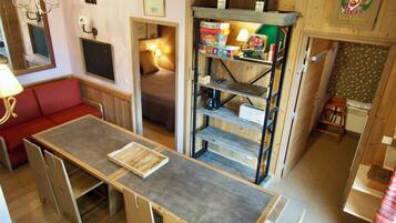 2 dormitorios, tabla de planchar con plancha, cuna de viaje y wifi