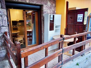 Outdoor dining - Risoul - Studio 02 - Fully equipped - WIFI - 30m² - Foot of ski area (Risoul 1850)