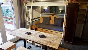 Cuna de viaje y wifi