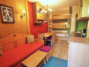 1 chambre, fer et planche à repasser, lit de bébé portatif, Wi-Fi