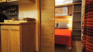 1 makuuhuone, silitysrauta/-lauta, vauvan matkasänky, Wi-Fi