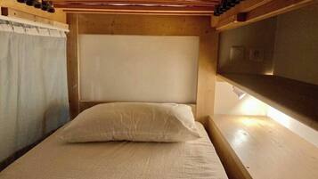 1 chambre, fer et planche Ă repasser, lit parapluie, Wi-Fi