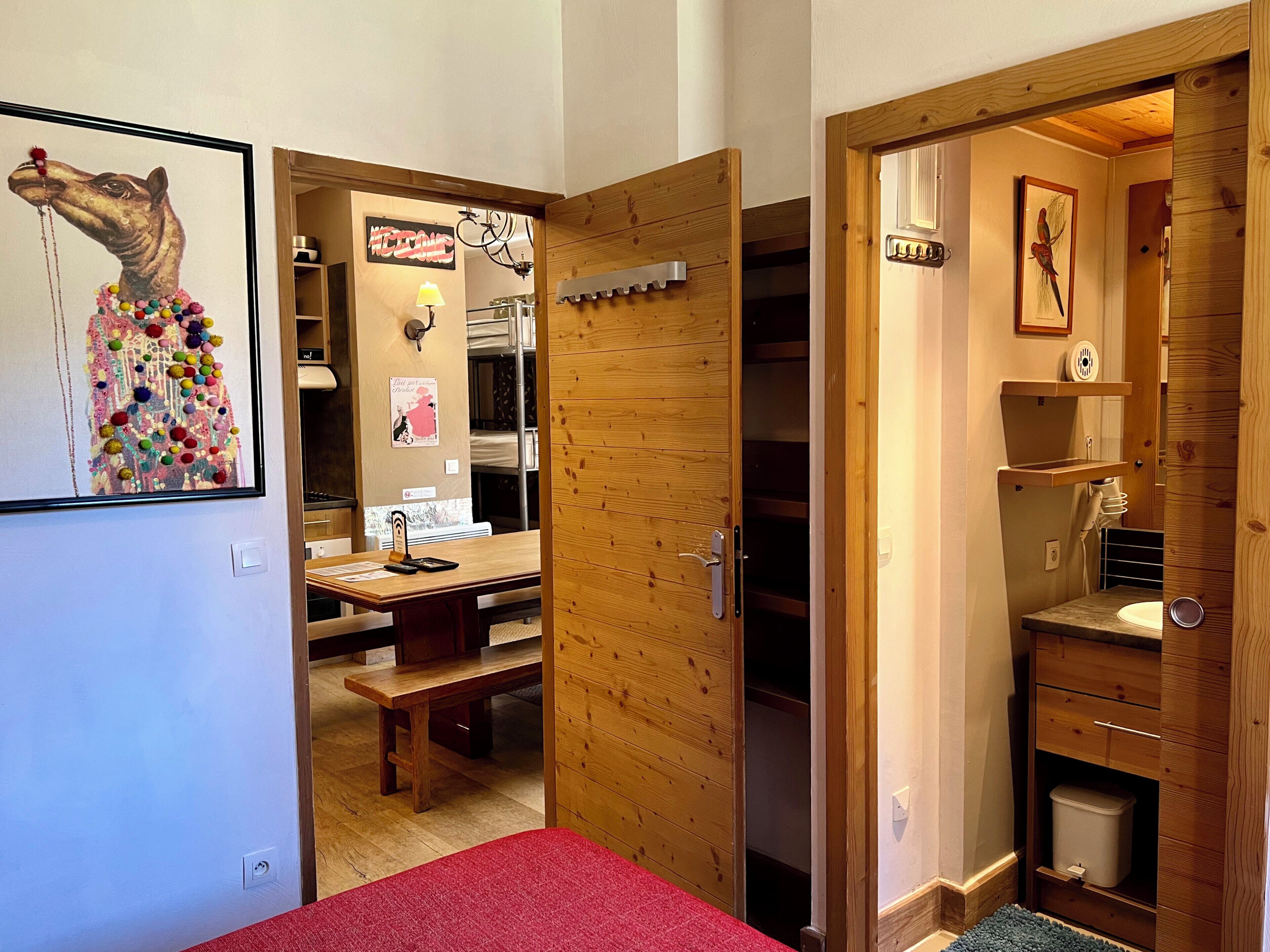 2 bedrooms, iron/ironing board, travel cot, WiFi