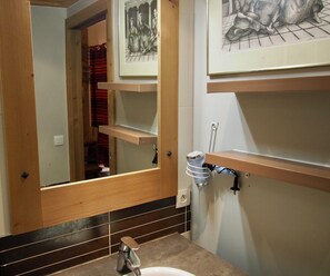 Bathtub, hair dryer - Risoul - Apart 200 - Pool/Sauna - WIFI - Fully equipped - Foot of slopes (Risoul 1850)