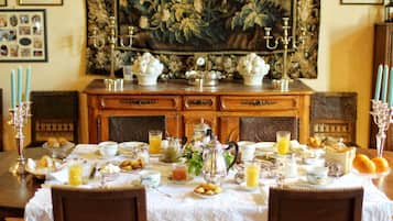 Dinner served, French cuisine