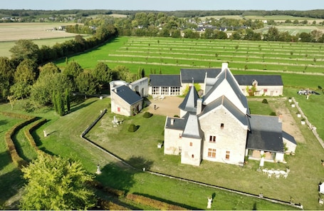 Front of property. Manoir du Bois Noblet