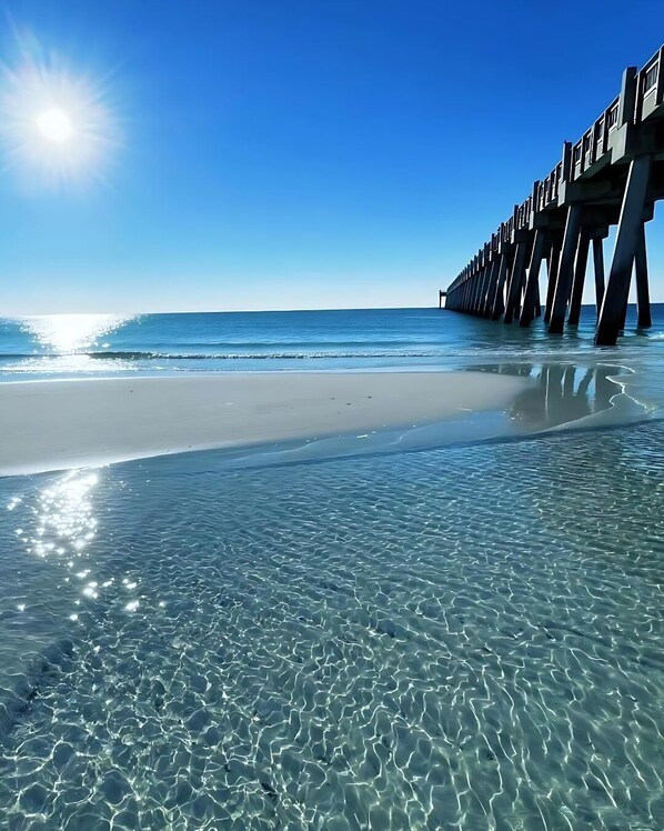 On the beach - Experience Stunning Beachfront Views Just Steps Away from Pier Park – A Perfect Coastal Escape! (Panama City)