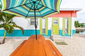 Mobile Standard-Unterkunft, 1 Queen-Bett, Nichtraucher | Blick auf den Innenhof