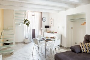 Apartment, 1 Doppelbett und Schlafsofa | Wohnzimmer | Smart-TV