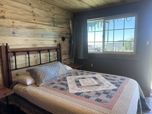 Habitación doble estándar, 1 cama Queen size, para no fumadores | Sábanas de algodón egipcio y ropa de cama de alta calidad 
