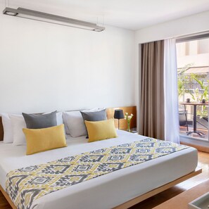 Deluxe Room | Minibar, in-room safe, individually decorated, individually furnished - HTL Urbano (Buenos Aires)