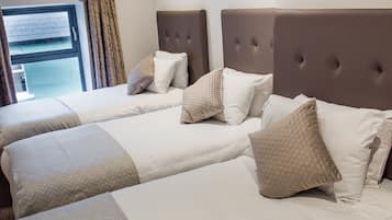 Chambre Triple, salle de bains privée
