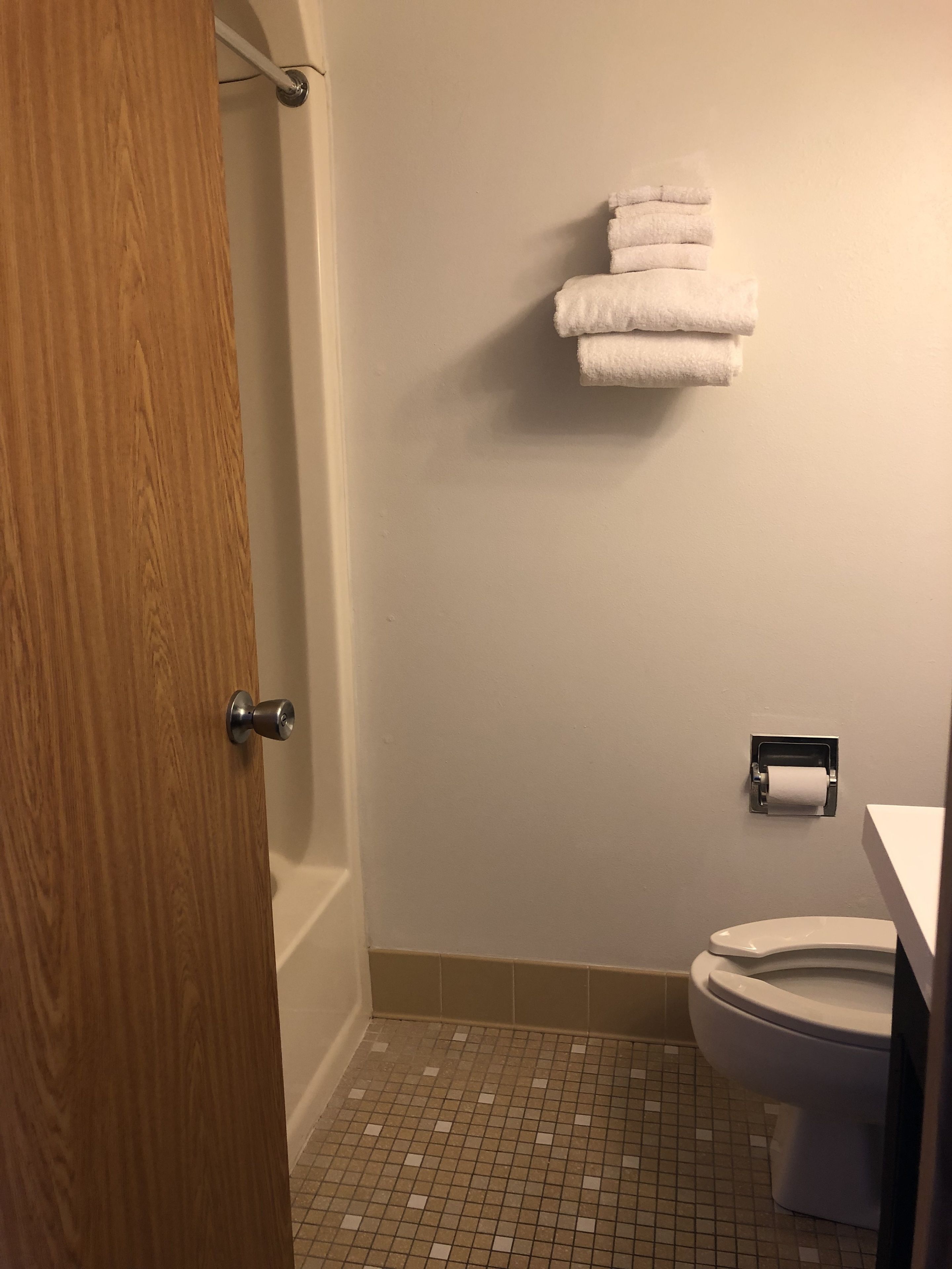 Deluxe Single Room, 1 Double Bed, Non Smoking | Individually decorated, individually furnished, desk, laptop workspace