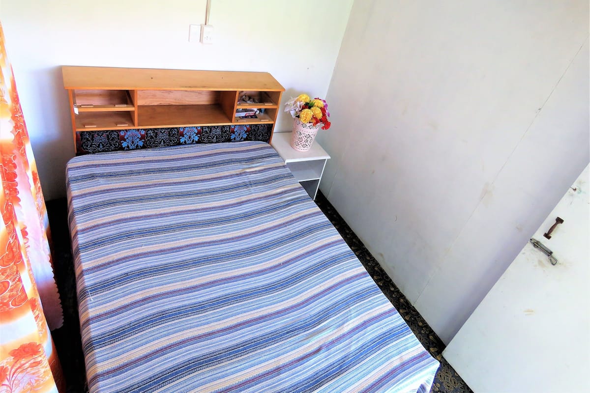 Double Room, 1 Double Bed, Shared Bathroom | Blackout drapes, rollaway beds, free WiFi, bed sheets