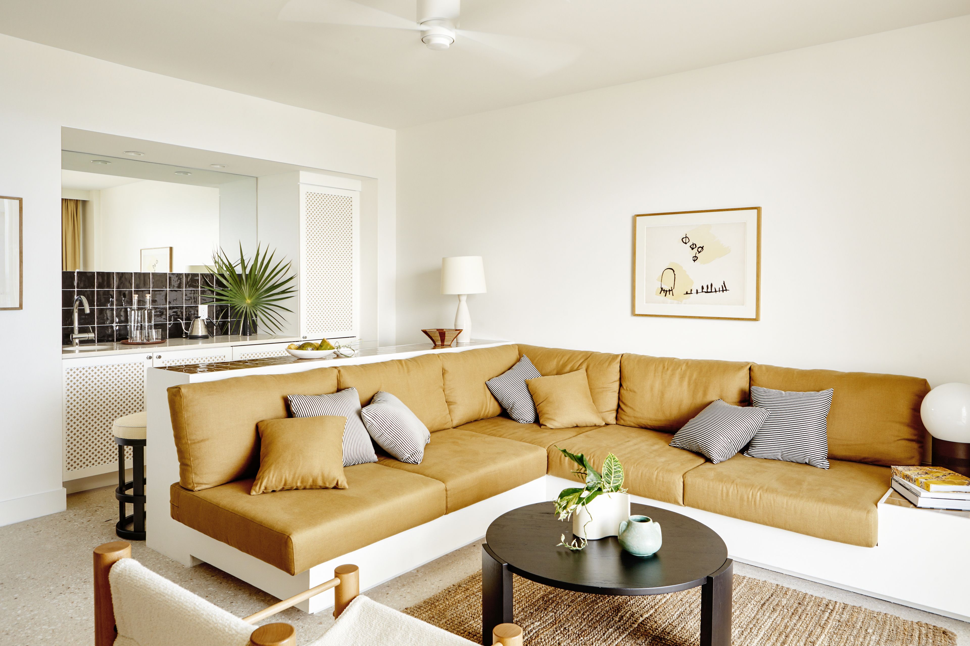 55-inch smart tv with cable channels, tv, netflix