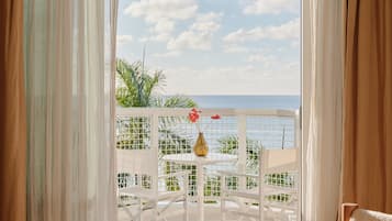 Penthouse, 1 trĂšs grand lit (Ocean facing) | Vue sur la plage/lâocĂ©an