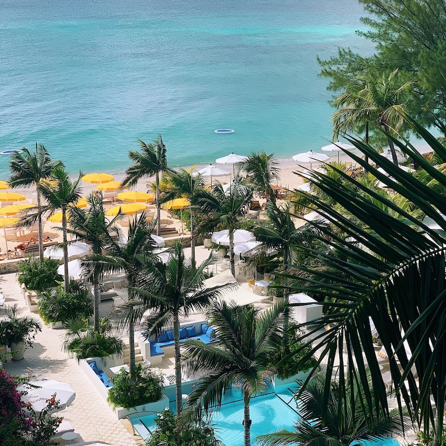 2 outdoor pools, free cabanas, pool umbrellas