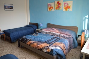 Individually decorated, individually furnished, desk, free WiFi - B&B Olympo (Salerno)