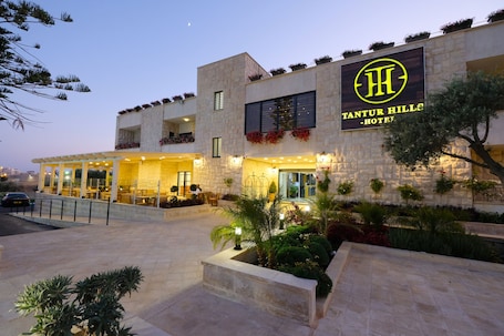 Exterior. Tantur Hills Hotel - Jerusalem