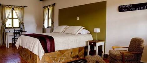 1 bedroom, individually decorated, desk, laptop workspace