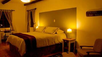 Double Room, 1 Queen Bed, Non Smoking, Private Bathroom | Individually decorated, desk, laptop workspace, soundproofing