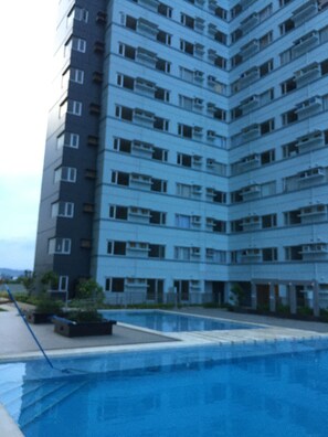 Outdoor pool - Davao Avida Towers by J (Davao City)