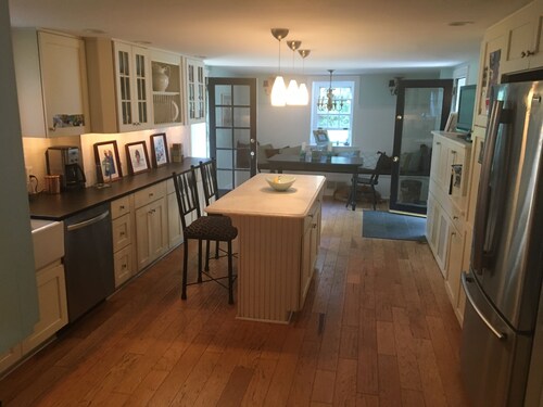 Great location for college visits/move-in, parents weekend, Merion Golf, Phila!