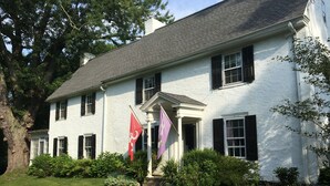 Exterior - Great location for college visits/move-in, parents weekend, Merion Golf, Phila! (Ardmore)