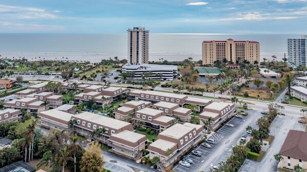 Imagen sin descripción, 1 de 25, botón