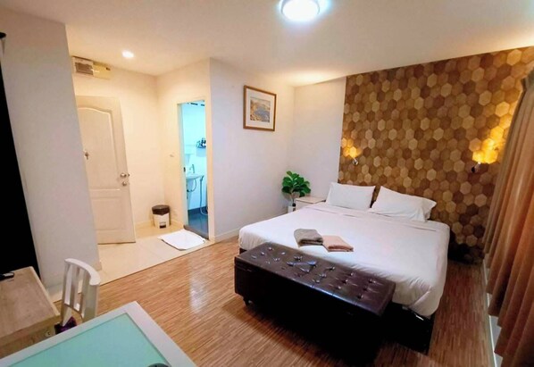 Kahden hengen deluxe-huone | Työpöytä, ilmainen Wi-Fi, vuodevaatteet