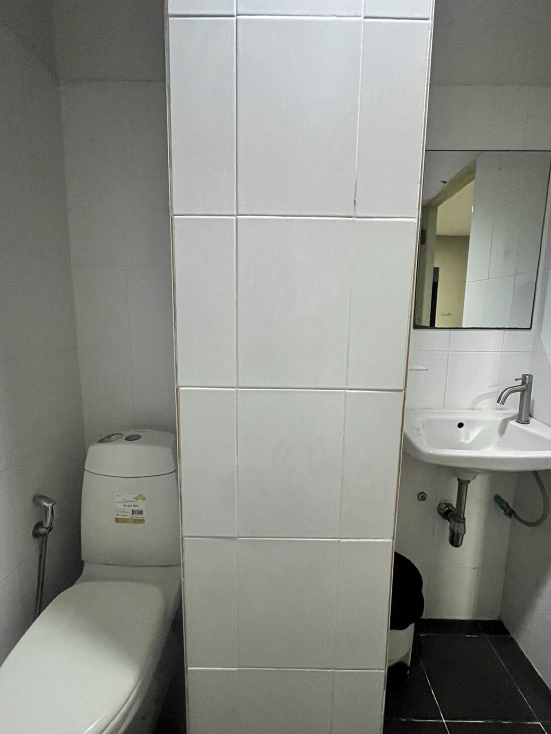 superior double room | bathroom | shower, free toiletries, hair dryer, slippers