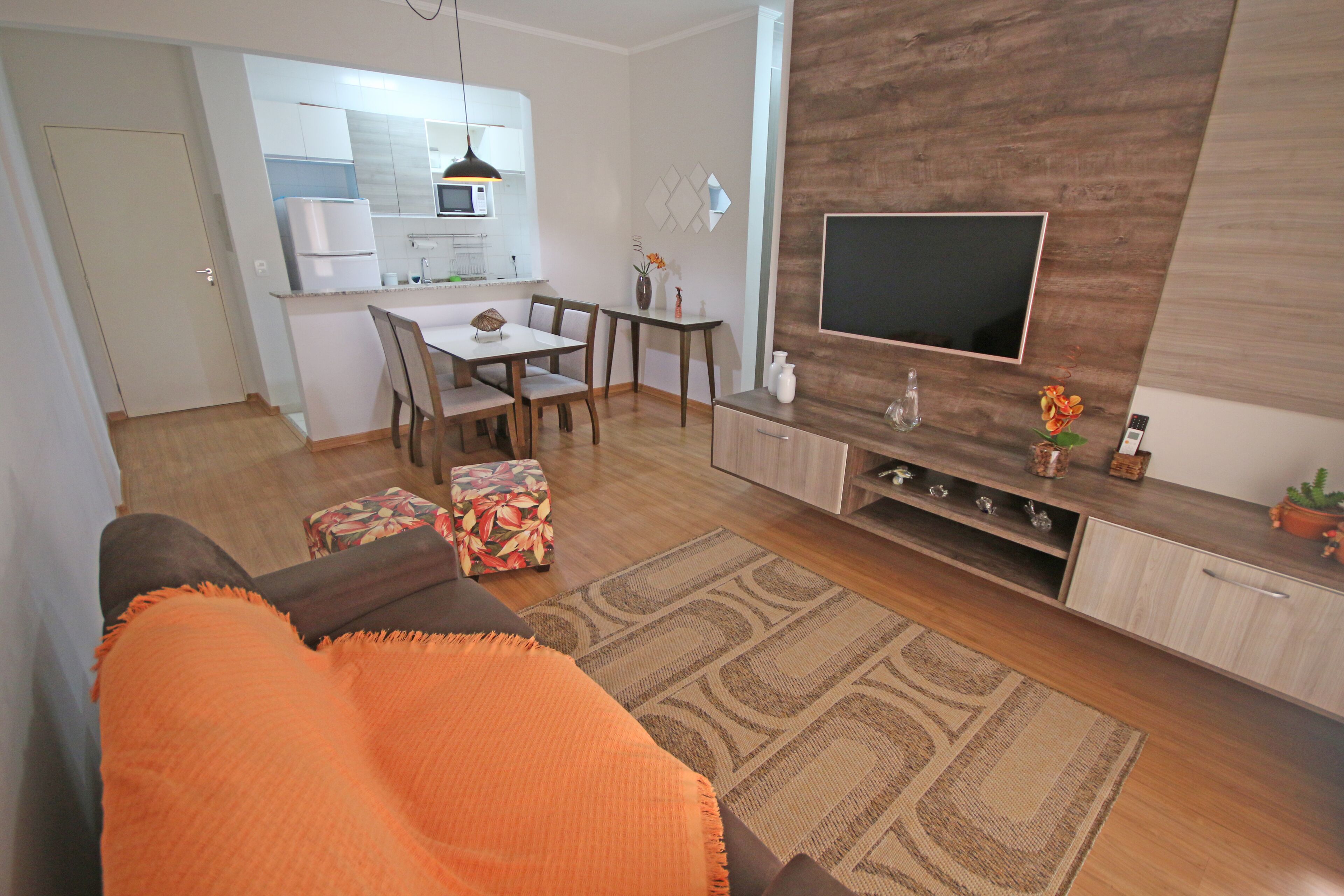 Fernseher, Stereoanlage