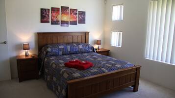 4 Schlafzimmer, Bügeleisen/Bügelbrett, WLAN, Bettwäsche