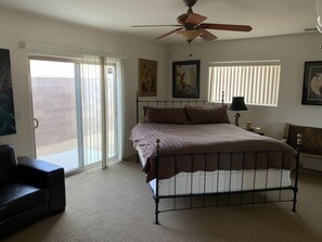 3 soverom, strykejern/-brett, wi-fi og sengetøy