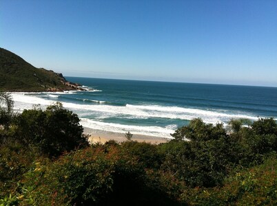 Beautiful house in Praia do Rosa overlooking the lagoon.