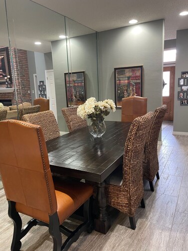 Executive 3 bedroom townhouse.  Close to sports complex/Chevron/OXY/EOG