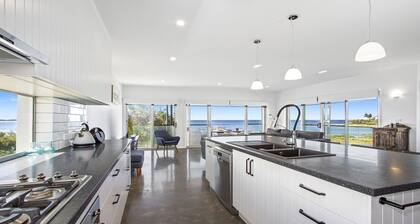 Catalina – beachfront accommodation