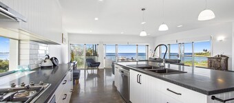 Catalina – beachfront accommodation