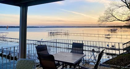 Lake Condo- Right on the Water with a Dock! Bring a boat or rent a boat!