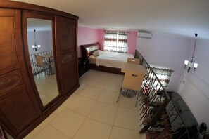 1 chambre, fer et planche à repasser, Wi-Fi gratuit, draps fournis